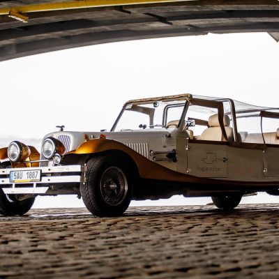 Old Prague in Style: Retro Car Tour